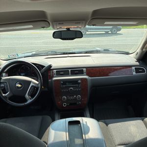 2011 Chevrolet SUBURBAN LS 缩略图 35