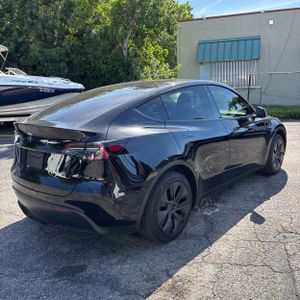 TESLA MODEL Y LONG RANGE - 8