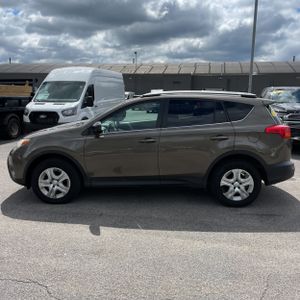 صورة 3 لـ 2015 Toyota RAV4 LE