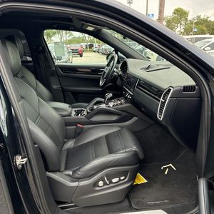صورة مصغرة 32 لـ 2019 Porsche CAYENNE BASE