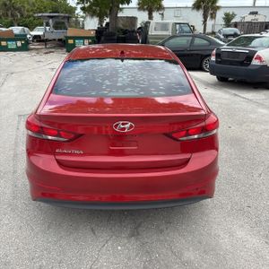 HYUNDAI ELANTRA SE - 7