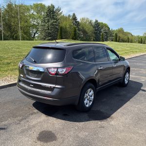 CHEVROLET TRAVERSE LS - 8
