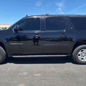 صورة 4 لـ 2013 Chevrolet SUBURBAN LT