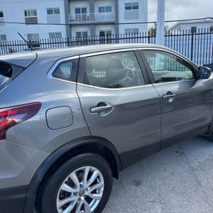 NISSAN ROGUE SPORT S - 9