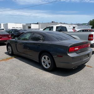 DODGE CHARGER SE - 3