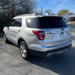 FORD EXPLORER XLT - 5