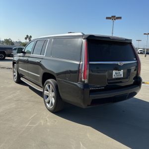 صورة 5 لـ 2020 Cadillac ESCALADE ESV LUXURY