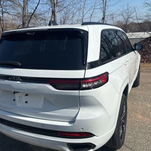 JEEP GRAND CHEROKEE 4XE ANNIVERSARY EDITION - 8