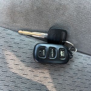 2004 Toyota CAMRY LE — миниатюра 46
