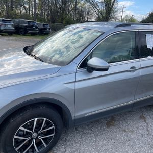 VOLKSWAGEN TIGUAN SE - 2