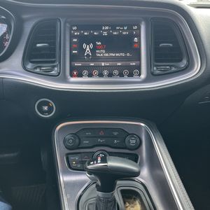 صورة مصغرة 36 لـ 2017 Dodge CHALLENGER SXT PLUS