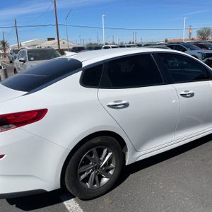 KIA OPTIMA LX - 9