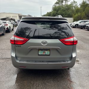 2015 Toyota SIENNA XLE 8-PASSENGER 照片 7