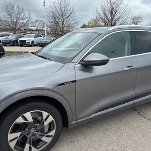 AUDI E-TRON QUATTRO PREMIUM PLUS - 2