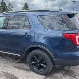 FORD EXPLORER XLT - 6