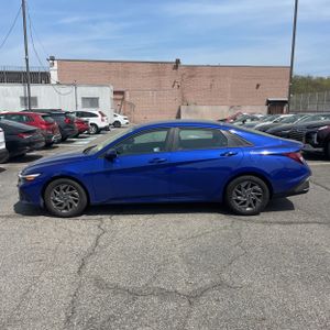 HYUNDAI ELANTRA SEL - 3