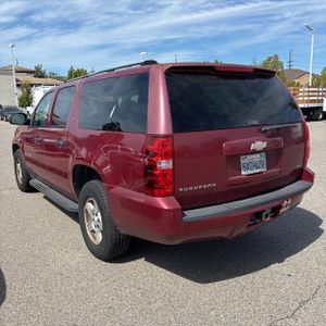 CHEVROLET SUBURBAN LS - 5