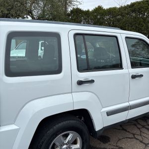 JEEP LIBERTY SPORT - 9