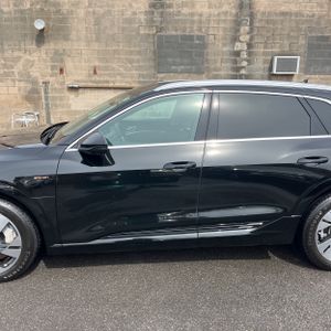 AUDI E-TRON QUATTRO PREMIUM PLUS - 4