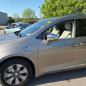 CHRYSLER PACIFICA HYBRID LIMITED - 2