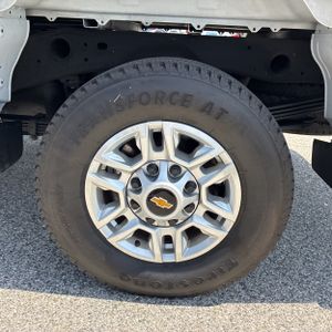 2025 Chevrolet SILVERADO 2500HD LT thumbnail 17