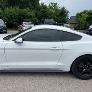 FORD MUSTANG ECOBOOST - 4