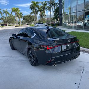 صورة 5 لـ 2025 Lexus IS 350 F SPORT DESIGN