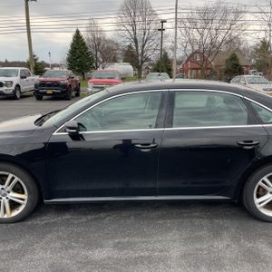 VOLKSWAGEN PASSAT 2.0L TDI SE - 4