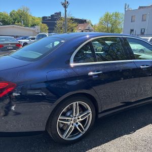 MERCEDES-BENZ E-CLASS - 9