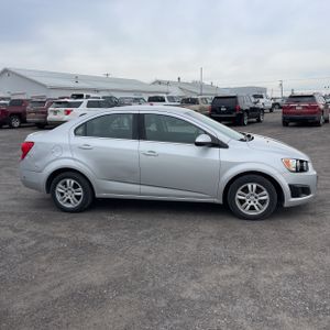CHEVROLET SONIC LT AUTO - 10