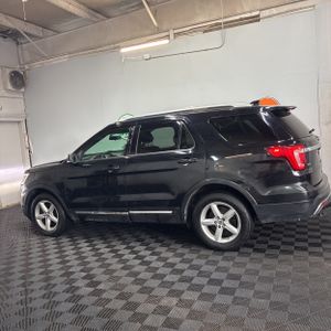 FORD EXPLORER XLT - 3