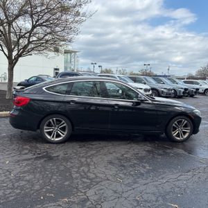 BMW 330I GRAN TURISMO XDRIVE - 10