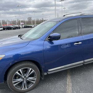 NISSAN PATHFINDER PLATINUM - 2