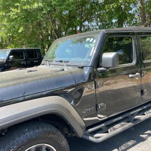 JEEP GLADIATOR SPORT - 2