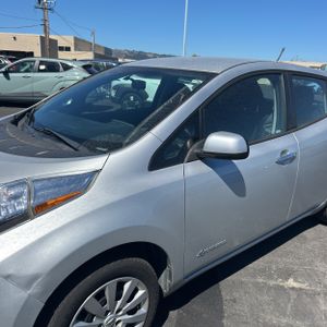 صورة 2 لـ 2013 Nissan LEAF S
