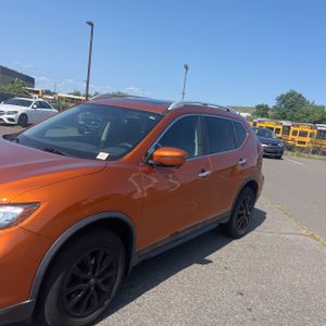 2018 Nissan ROGUE SV 照片 2