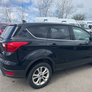 FORD ESCAPE SE - 9