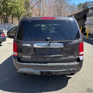 HONDA PILOT LX - 7