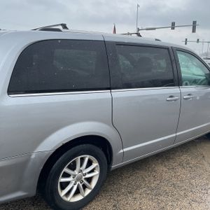 DODGE GRAND CARAVAN SXT - 9