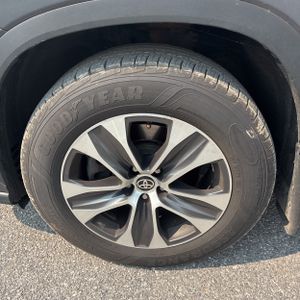 2021 Toyota HIGHLANDER XLE — миниатюра 17