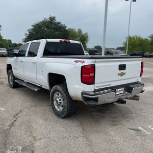 CHEVROLET SILVERADO - 4