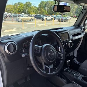 صورة مصغرة 35 لـ 2015 JEEP WRANGLER SAHARA