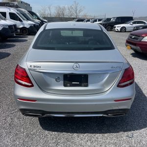 MERCEDES-BENZ E-CLASS - 7