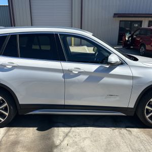 BMW X1 XDRIVE28I - 9