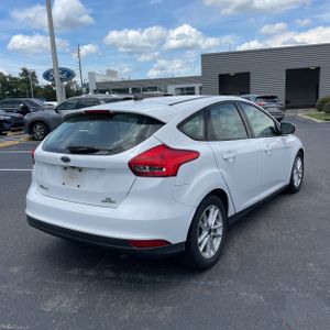 FORD FOCUS SE - 8