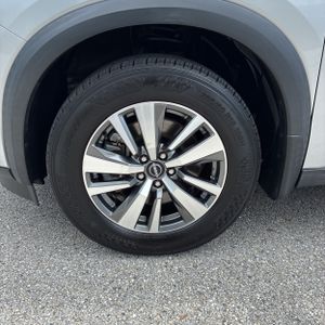 2022 Nissan PATHFINDER SL — фото 16