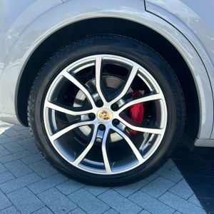 2021 Porsche CAYENNE GTS COUPE 缩略图 19