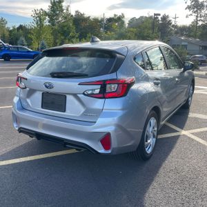 2025 Subaru IMPREZA BASE 5-DOOR 照片 8