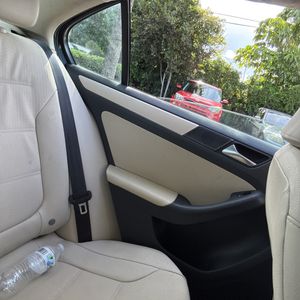 صورة 82 لـ 2011 Volkswagen JETTA SE