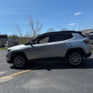 JEEP COMPASS LIMITED 4X4 - 3